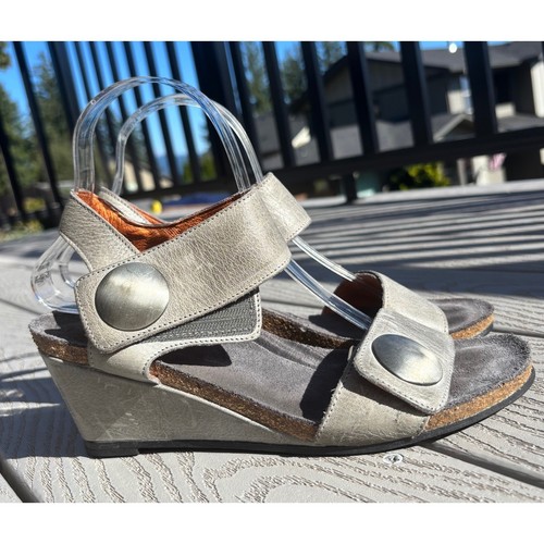 Women taos carousel 2 - women's,